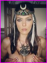 Adrianne Curry Nude Pictures