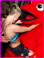 Miley Cyrus Nude Pictures