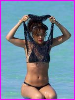 Rihanna Nude Pictures