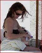 debra-messing_12.jpg - 184 KB