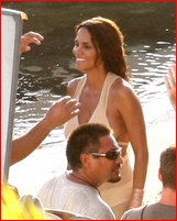 halle-berry_08.jpg - 113 KB