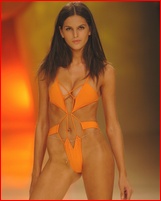 izabel-goulart_04.jpg - 121 KB