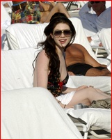 michelle-trachtenberg_06.jpg - 207 KB