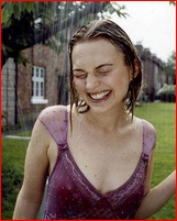 sophia-myles_03.jpg - 88 KB