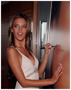 alessandra-ambrosio_02.jpg - 119 KB