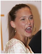 bar-refaeli_14.jpg - 132 KB