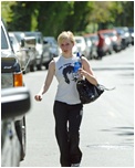 Avril Lavigne Pparazzi Outdoors And Posing Pics Pictures Gallery