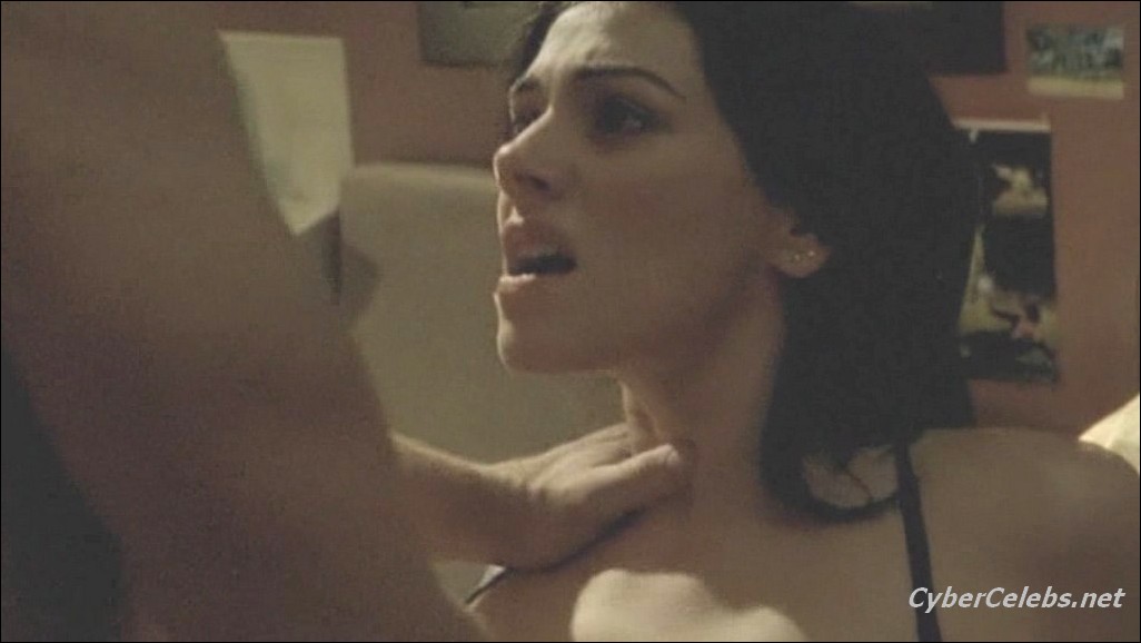 Mcintosh nude neve Neve McIntosh