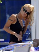 Michelle Hunziker Nude Pictures